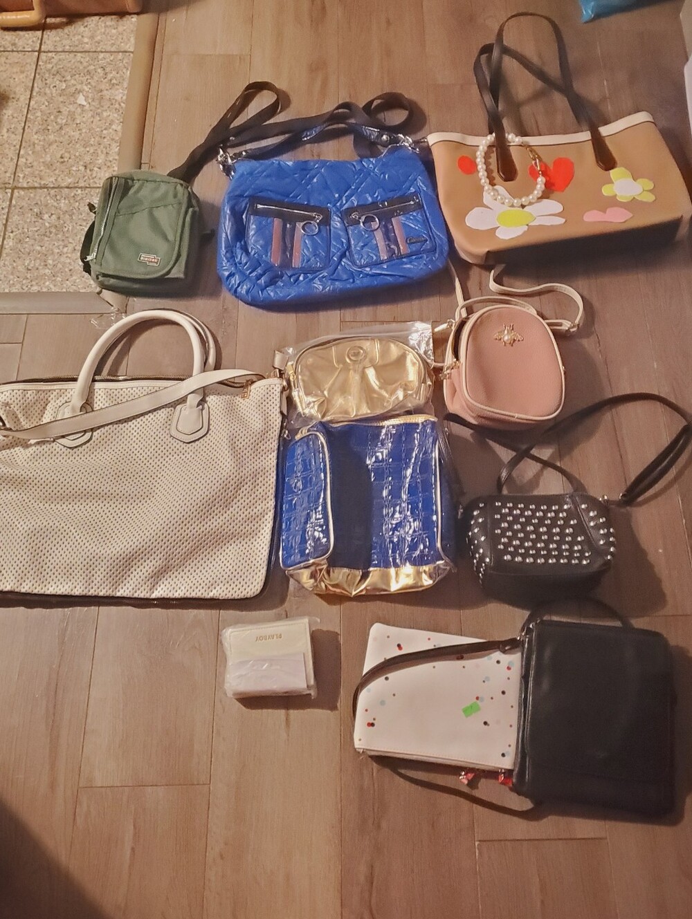 Women purses+pouch wallet Playboy, Coach, NineWest, 11 PCS, MOVING